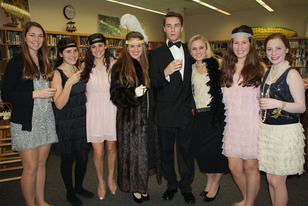 Juniors+from+Mrs.+Flinter+and+Mrs.+Tomichs+classes+celebrated+the+Roaring+20s+with+the+annual+Great+Gatsby+party.+