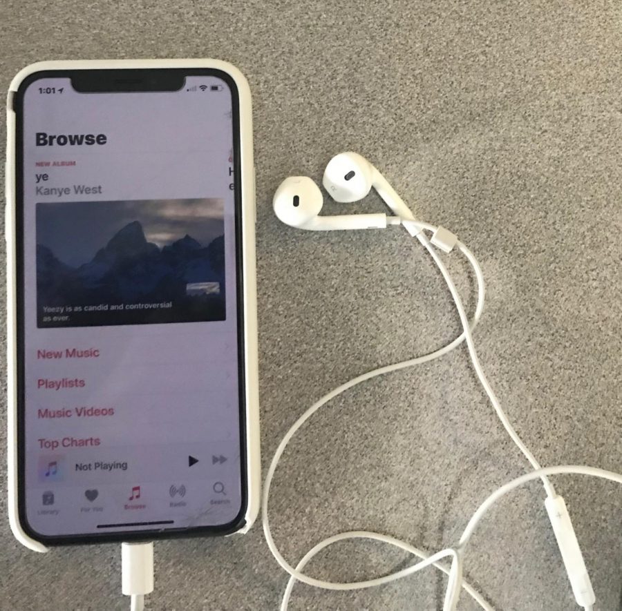 WHB Student using Apple Music, one of the most popular music platforms at the moment. 