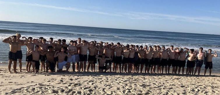 The+Football+team+after+finishing+the+Rogers+Beach+Challenge