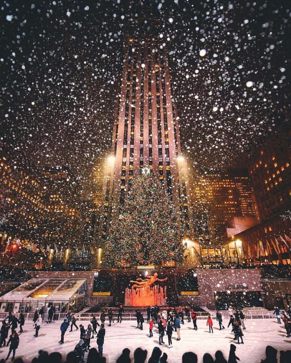 The Rockefeller Christmas tree in Rockefeller Center, Photo courtesy: Pinterest